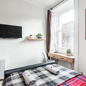 Centre Stylish At The Meadows Park Apartment